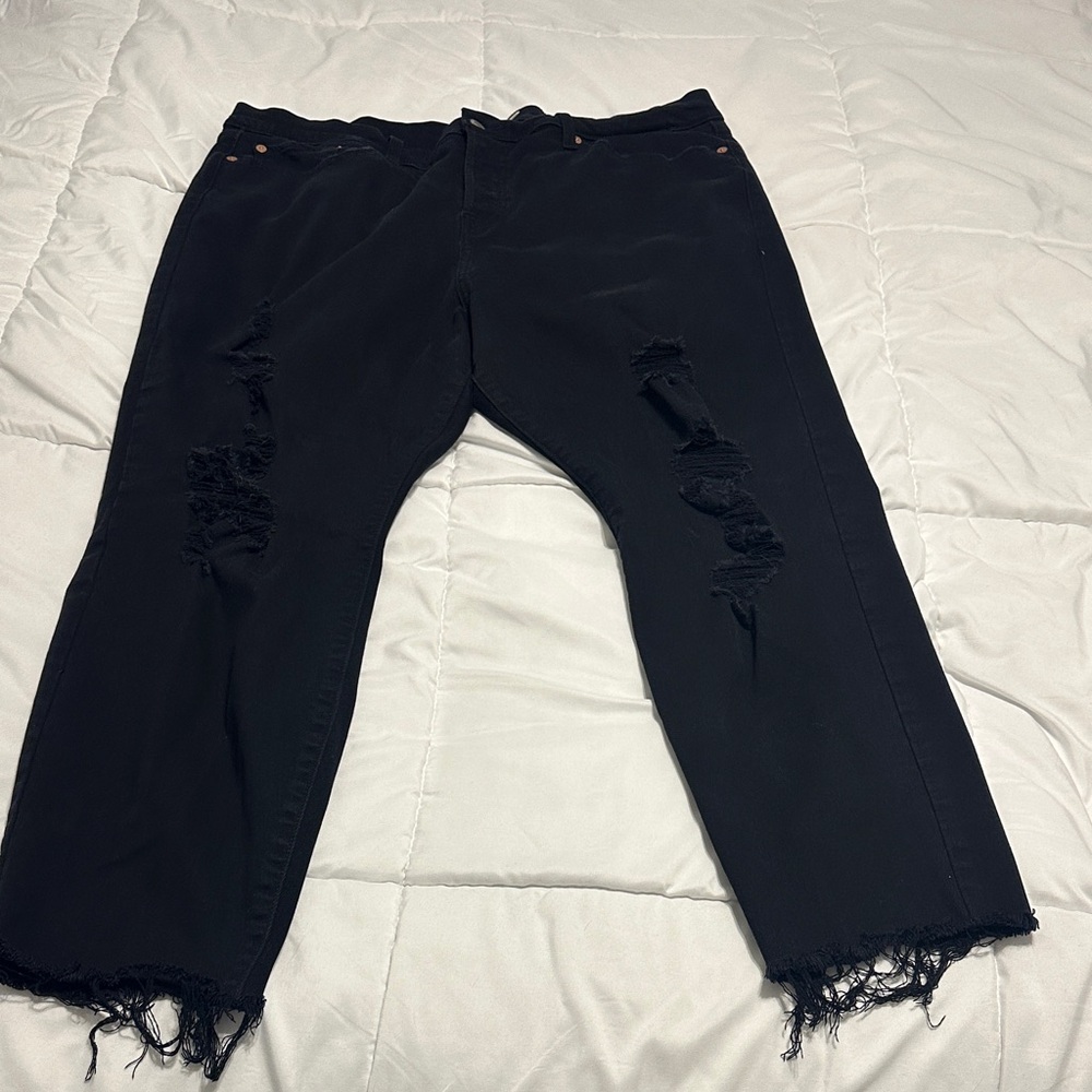 Black Distressed Jeans Levi’s.